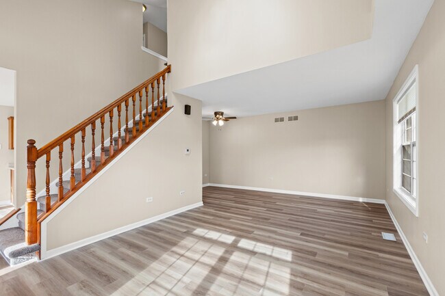 Foto del edificio - 3490 Willowview Ct