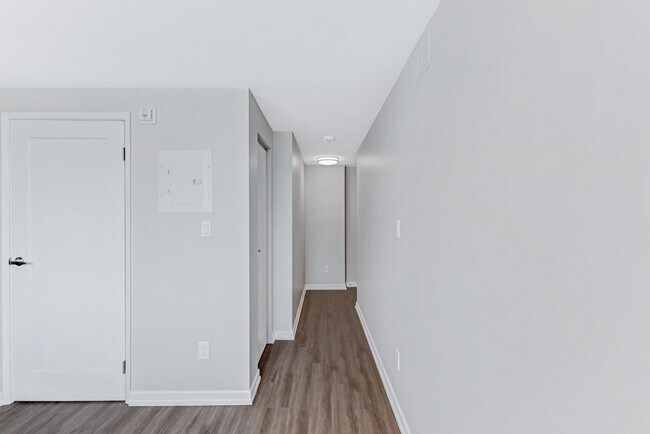 Interior Photo - Seville East & West