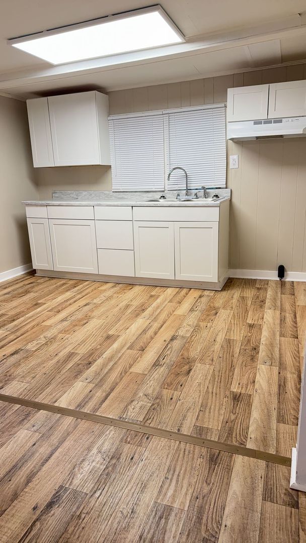 Building Photo - 3 Bed/2 Bath House