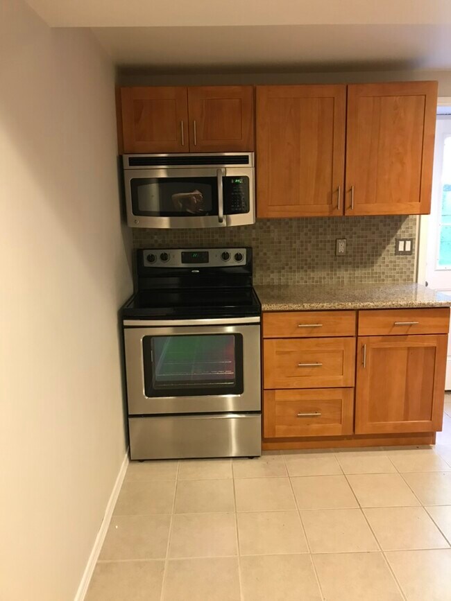Foto del edificio - 706 N 188th St