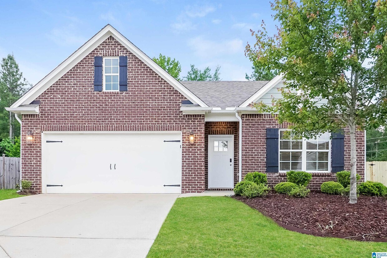 Foto principal - 1080 Park View Dr