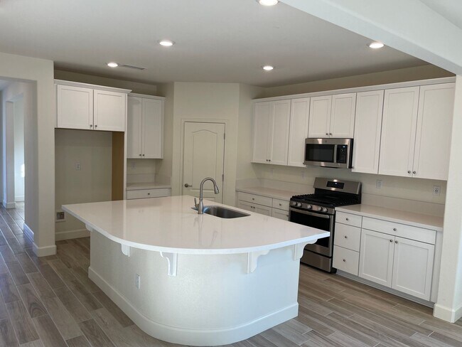 Building Photo - Gorgeous newer house for rent