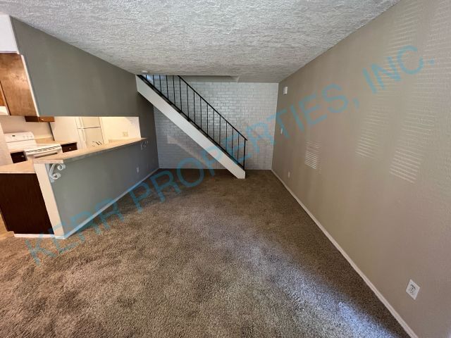 Building Photo - 2 Bd / 1 Bth - Ceiling Fan - Detached Gara...
