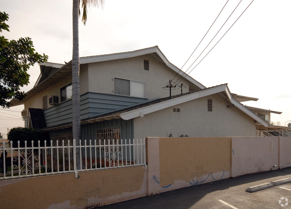 4838 Live Oak St, Cudahy, CA 90201 Apartments in Cudahy, CA