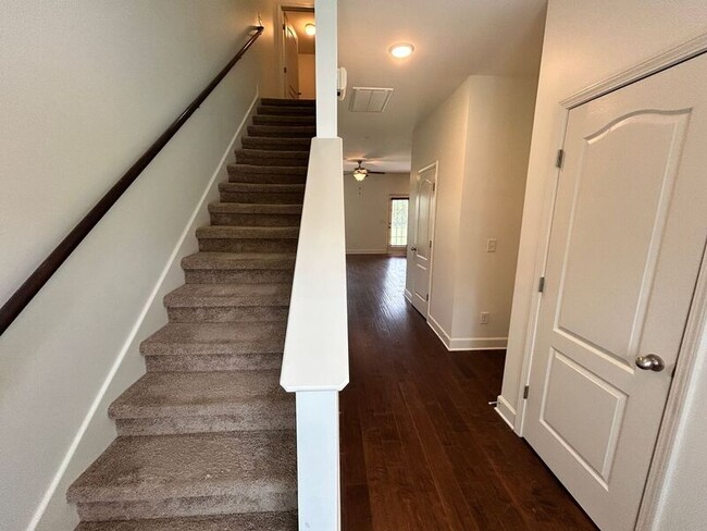 Building Photo - 3013 Thornbury Pl