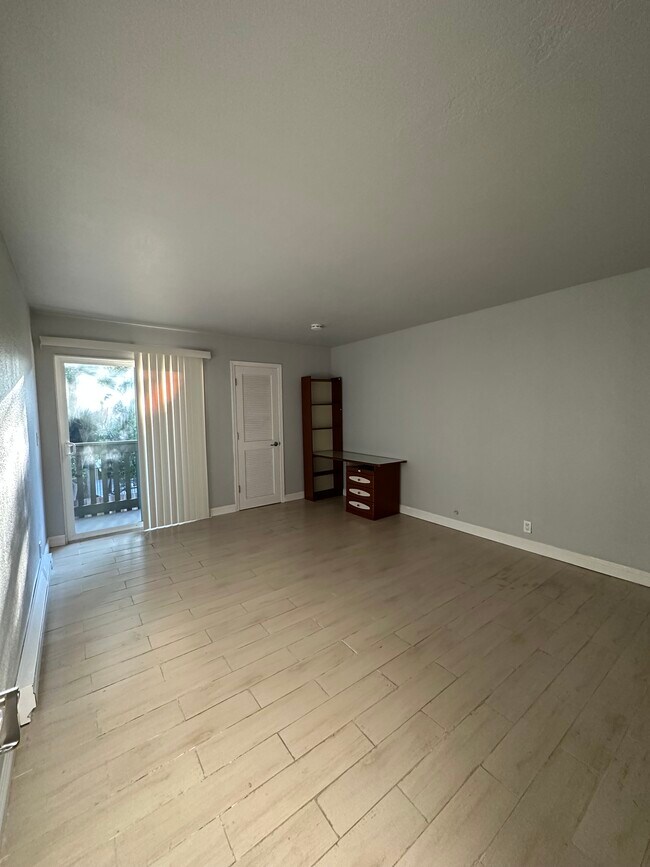 Foto del edificio - 480 E Okeefe St
