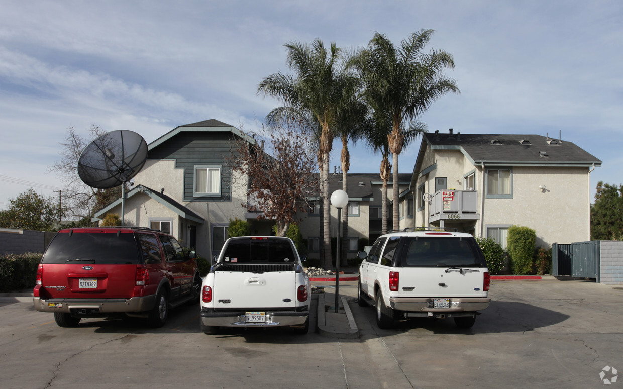 Primary Photo - 6066 Crest Ave