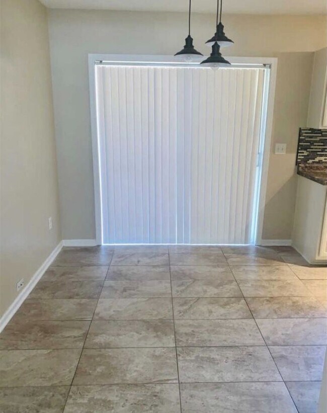 Foto del edificio - Exquisite Three Bedroom Home in Northeast Columbia!