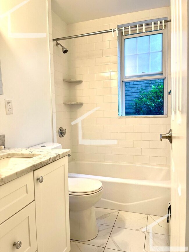 Foto del edificio - Beautiful Renovated 2 bed unit for immediate move in!