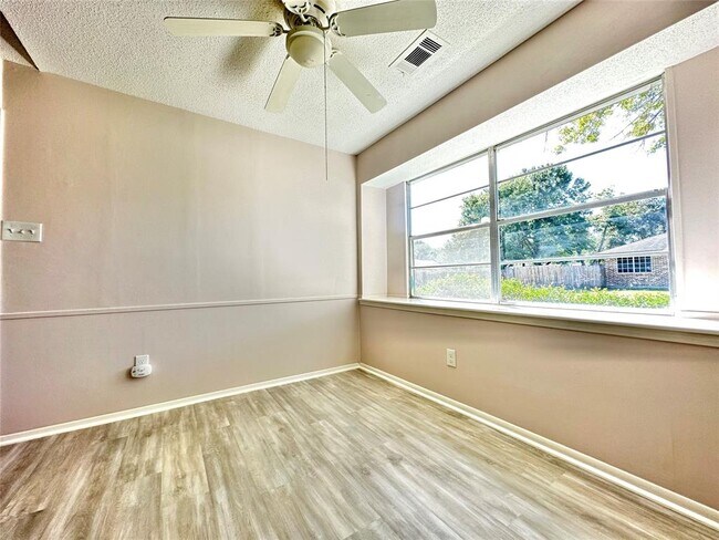 Building Photo - 1301 E Baker Rd