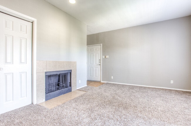 Building Photo - Hidden Ridge Apartments