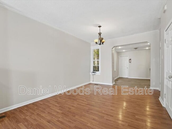 Building Photo - 5538 Walton Ave