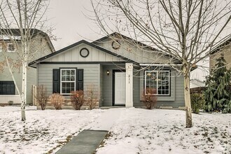 Building Photo - 511 W Archerfield St