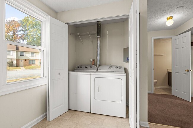 Foto del edificio - Move-In Ready 3bd 1.5ba Townhouse
