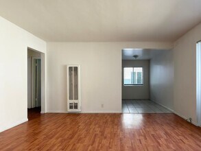 Building Photo - 800 Orizaba Ave