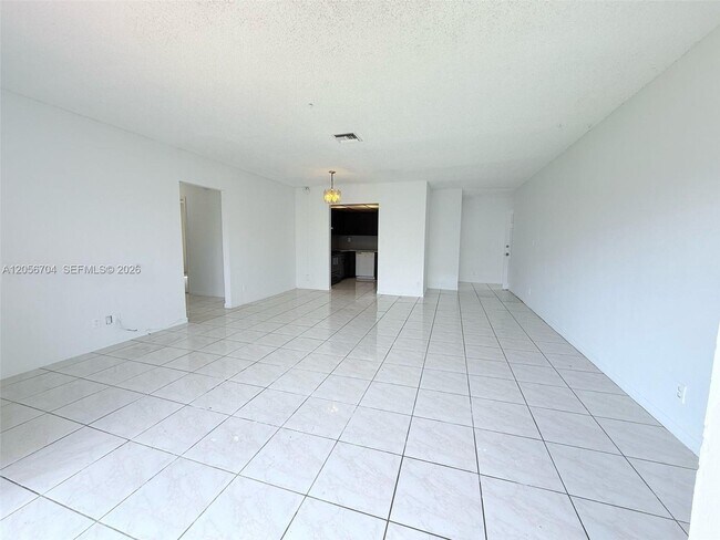 Foto del edificio - 3100 Coral Springs Dr