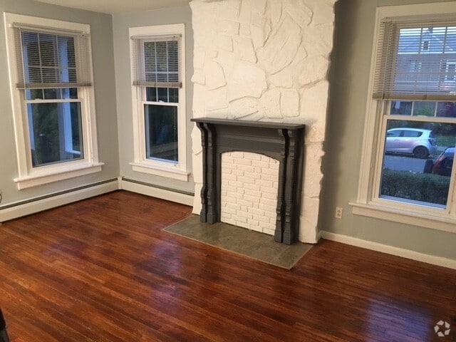 Building Photo - 619 Elmwood Ave