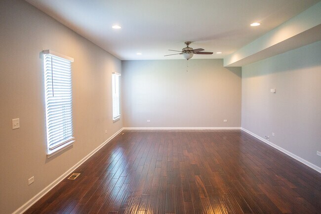 Building Photo - 24504 Sleepy Hollow Ln
