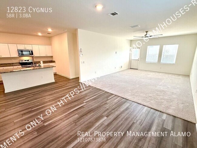 Foto del edificio - 12823 Cygnus-
