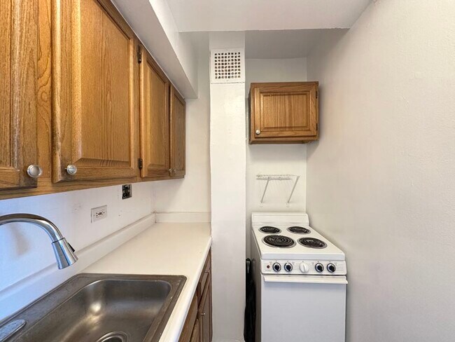 Foto del edificio - 4180 N Marine Dr