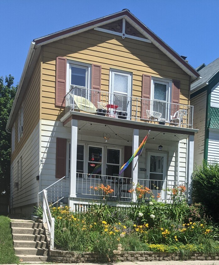 2504 S Lenox St Unit Lower, Milwaukee, WI 53207 2504 S Lenox St