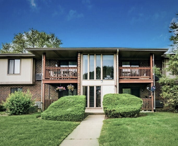 Primary Photo - 701 Garden Cir