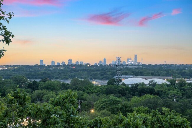 Foto del edificio - 5210 Rogers Ln