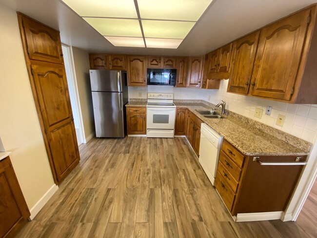 Foto del edificio - 2 br, 2 bath House - 13661 E. Marina Drive...