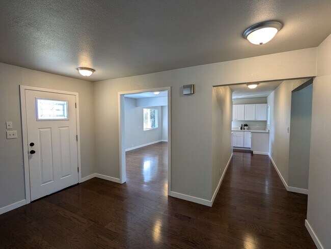 Foto del edificio - 821 S 117th St