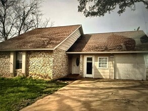 Building Photo - 1502 Roundup Trail