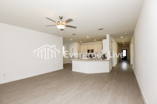 Building Photo - 209 Pine St