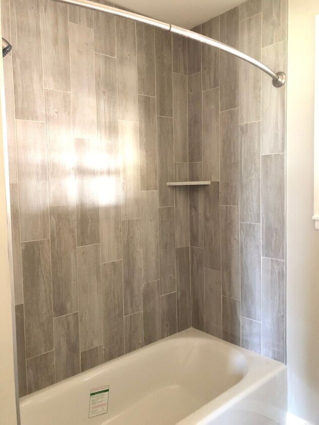 Primary Photo - Recently Renovated Three Bedroom Home in Hendersonville