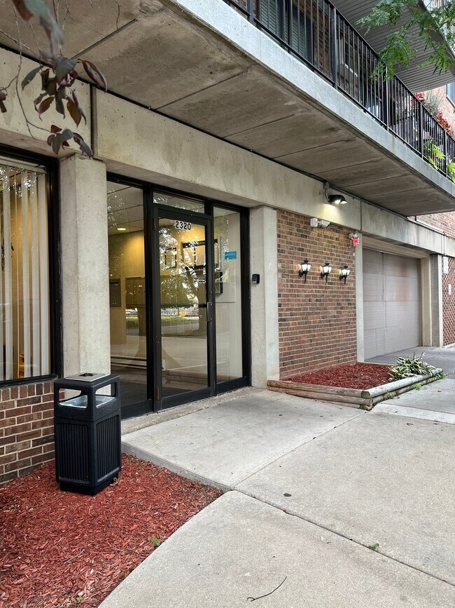 Foto del edificio - 2320 N Nordica Ave