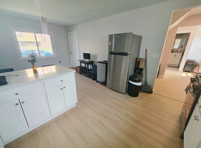 Foto del edificio - 325 Rustic Ave