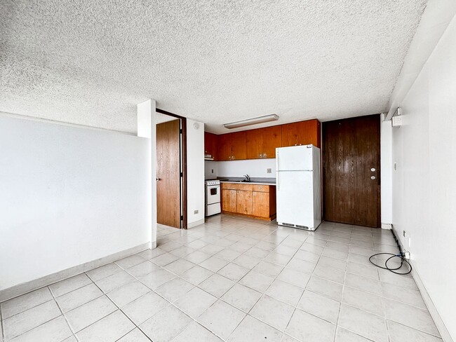 Photo - Salt Lake Condo with assigned parking and A/C