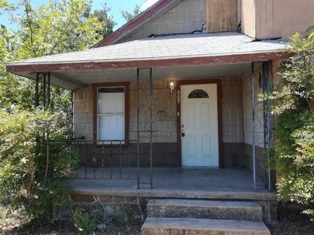 Building Photo - 609 Walnut St