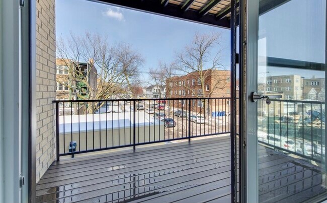 Patio - 1204 N Spaulding Ave