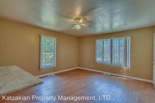 Building Photo - 2 br, 1 bath House - 25 E. Geary Street