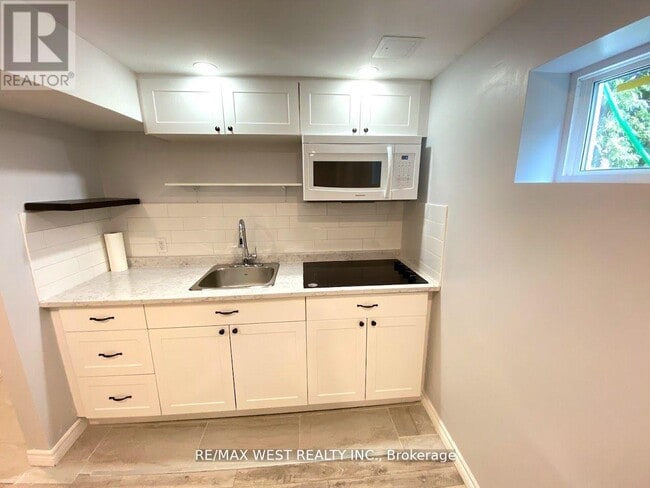 Building Photo - 20 Britannia Ave