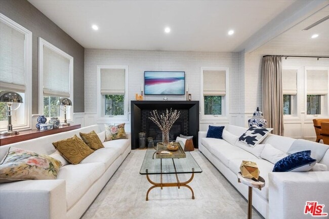 Building Photo - 4225 Alcove Ave