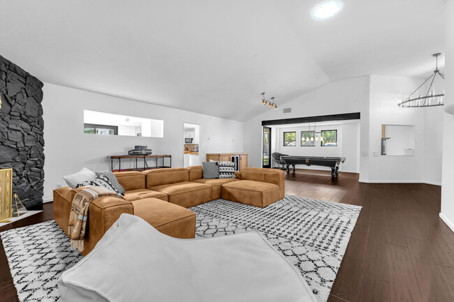 Building Photo - 45680 Vista Dorado Dr