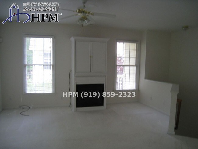 Foto del edificio - 1324 Kudrow Ln