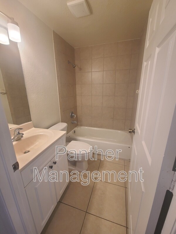 Foto del edificio - 4608 Douglas Ln