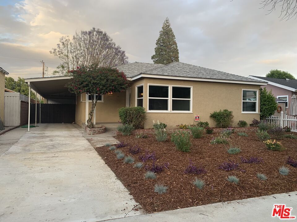 Foto principal - 1710 N Brighton St