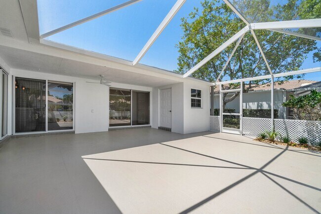 Building Photo - 9802 Chapman Oak Ct