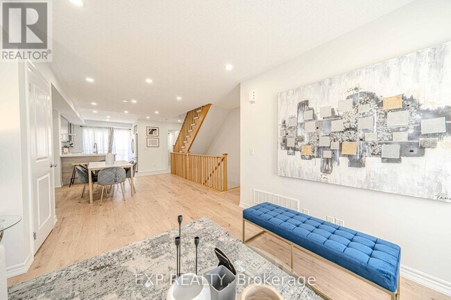 Photo du bâtiment - 2500-2500 Hill Rise Ct