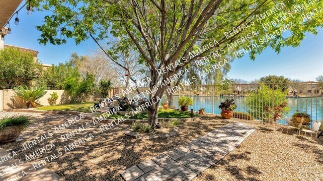 Building Photo - 15233 S Via Lago Del Encanto