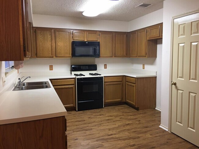 Building Photo - 12605 Marimba Trail