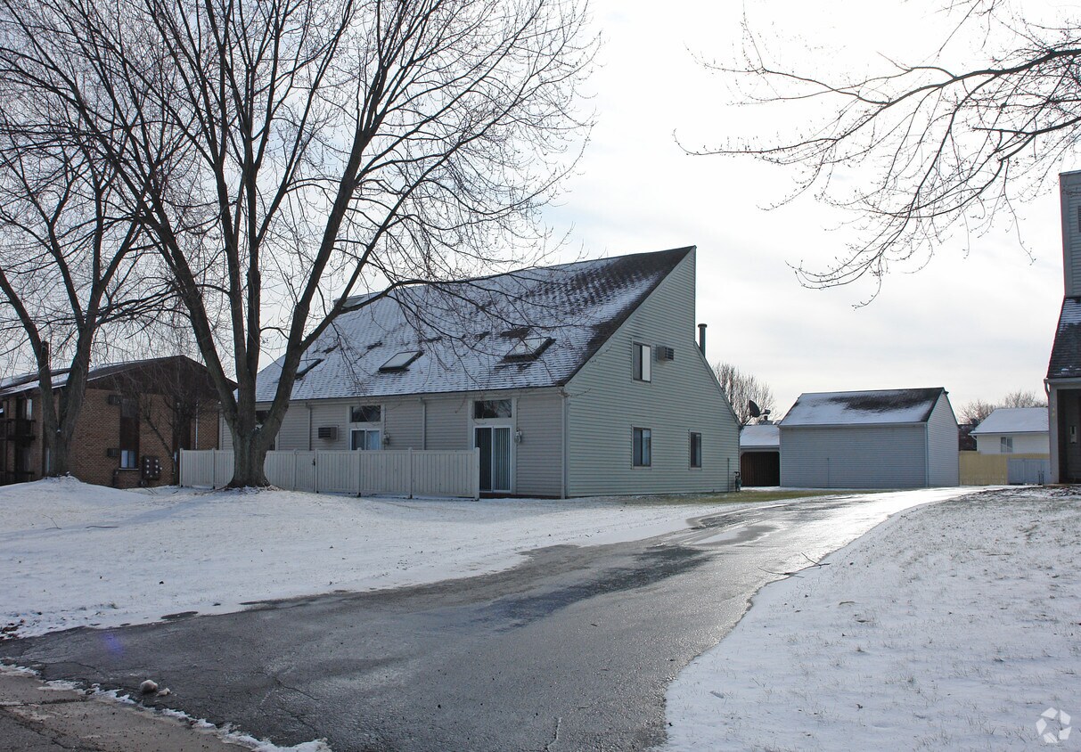 Foto del edificio - 7477-7481 Huntington Dr