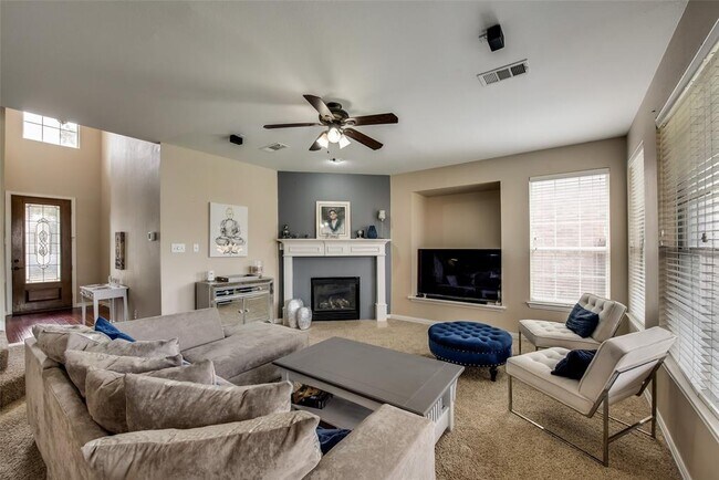 Building Photo - 1617 Hawkins Ct